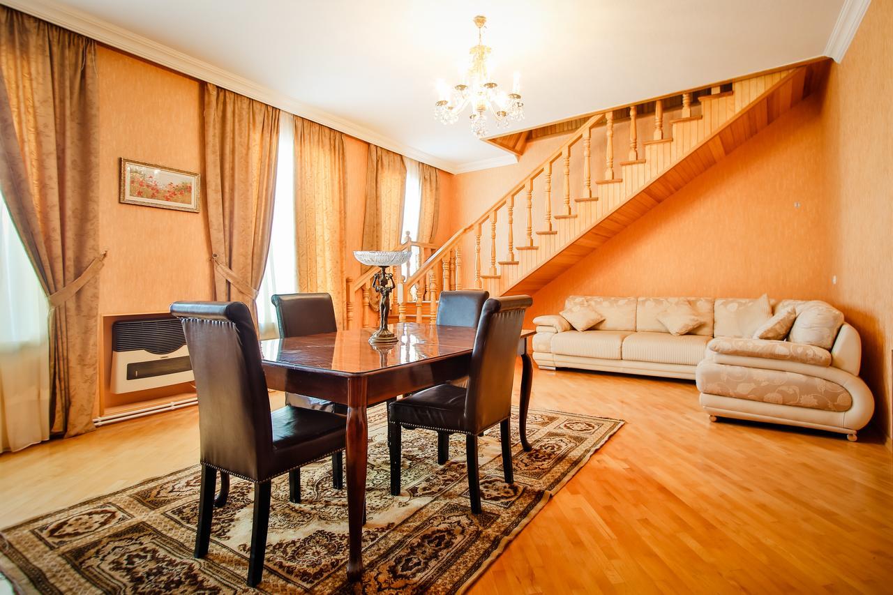 Guest House Eka & Gio Sighnaghi Bagian luar foto